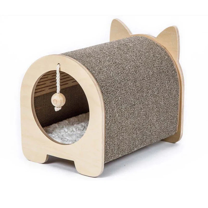 cat house en bois avec griffoir