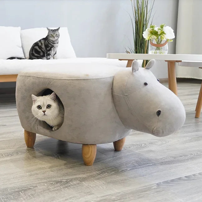 arbre à chat avec pouf en forme de cerf