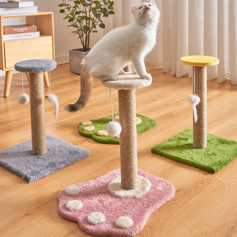 arbre à chat griffoir en sisal avec jouet suspendu