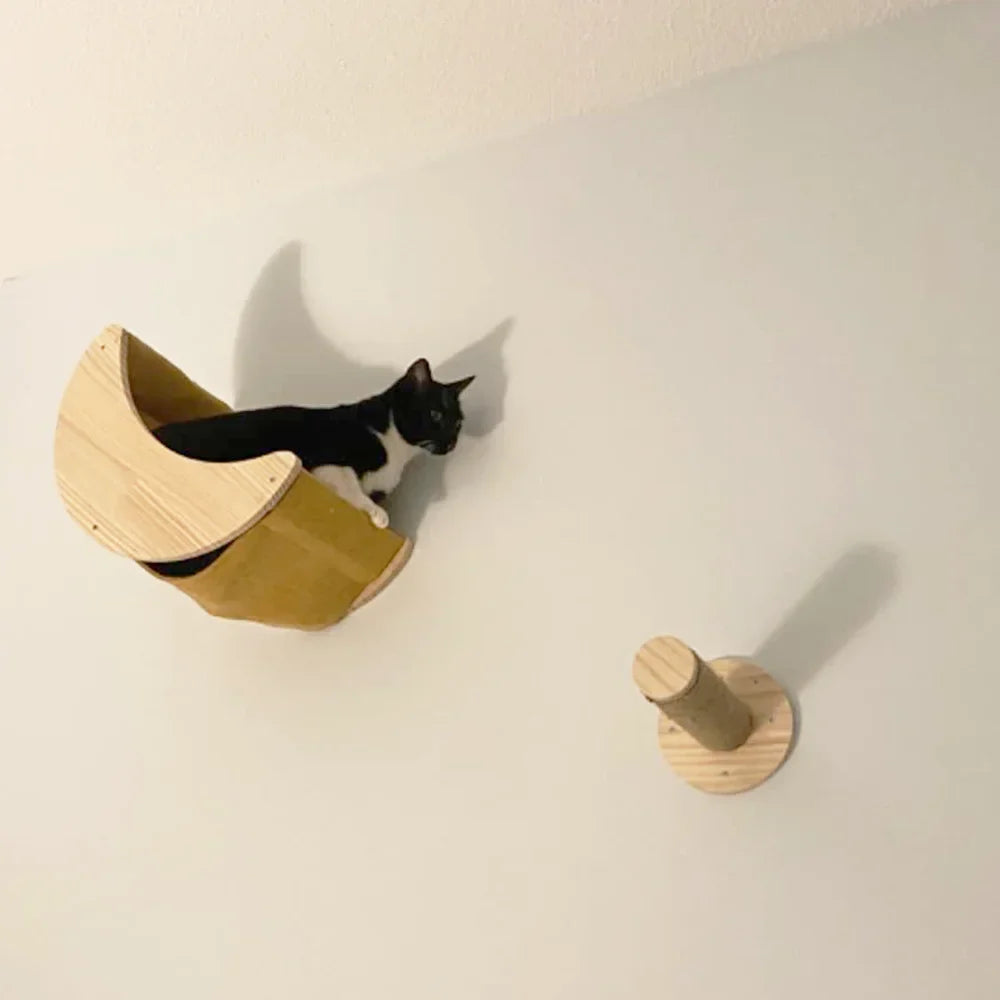 arbre à chat en bois avec hamac