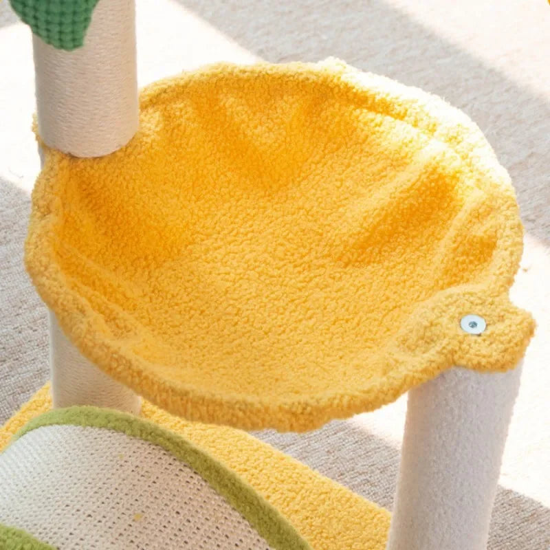 arbre à chat avec hamac pour chat